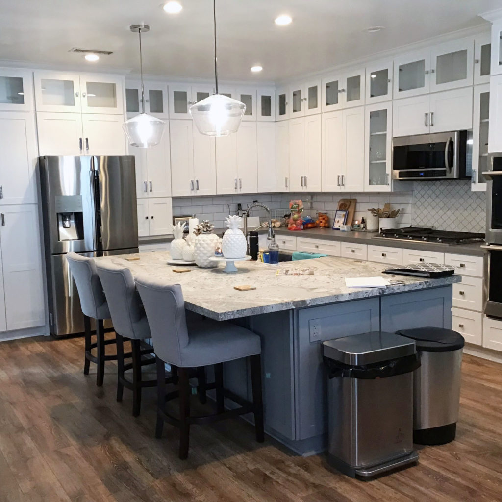 Bright, fully remodeled mobile home kitchen by West Coast Mobile Home Improvement